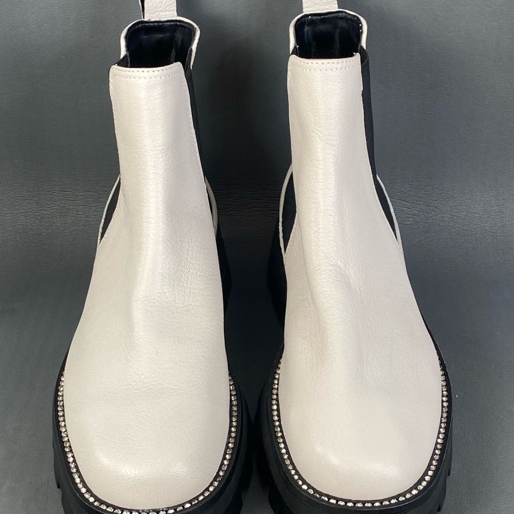 Karl Lagerfeld Paris Women's Classic Mayde Leather Lug-Sole Ankle Boot size  9.5 - Picture 5 of 11